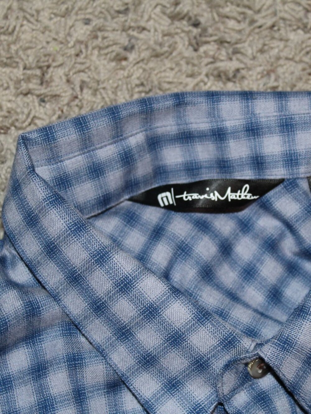 Plaid Travis Mathew Long Sleeve Button Down Size Medium - Picture 2 of 2